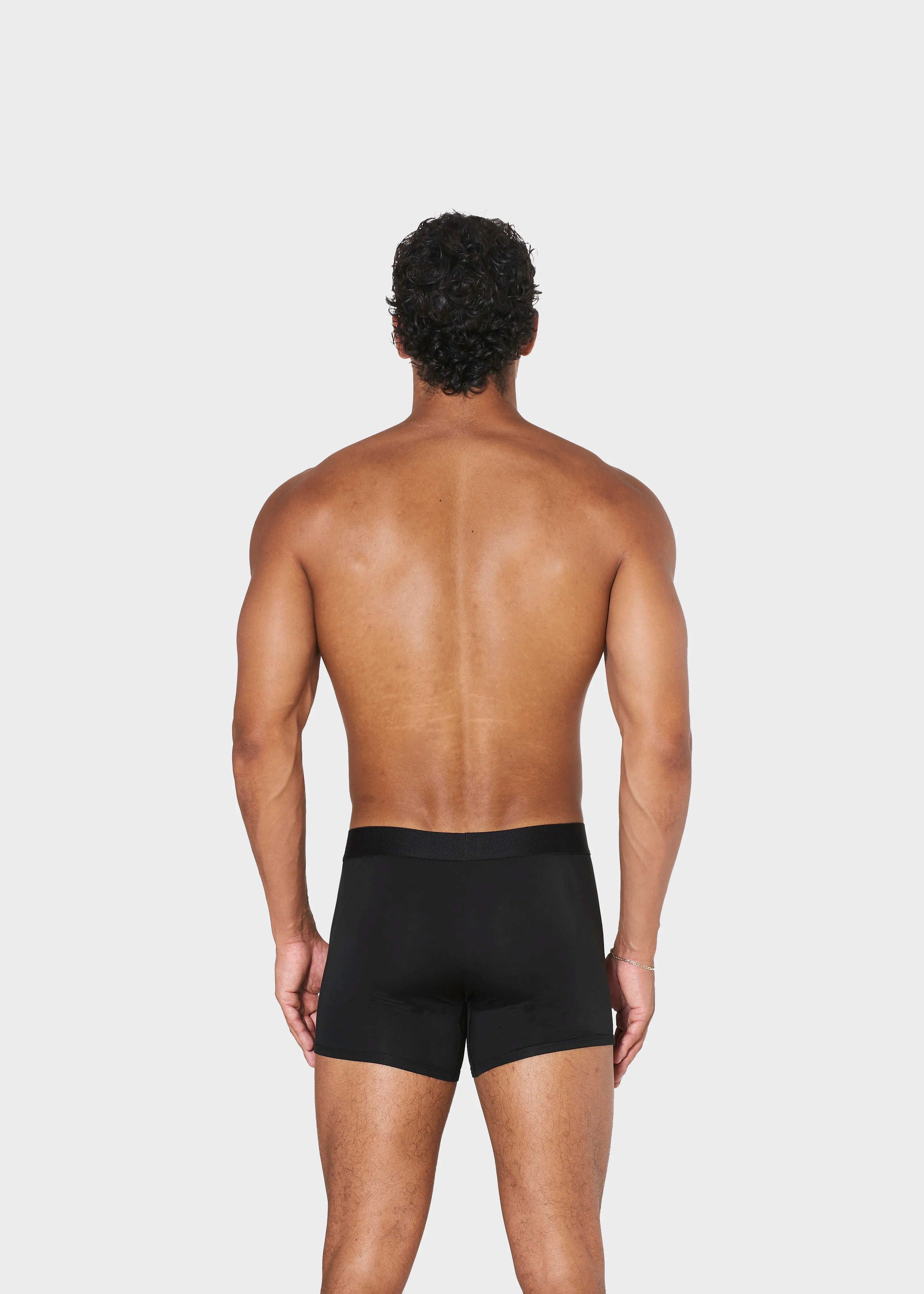 BLACK (SHORT) - Image 4